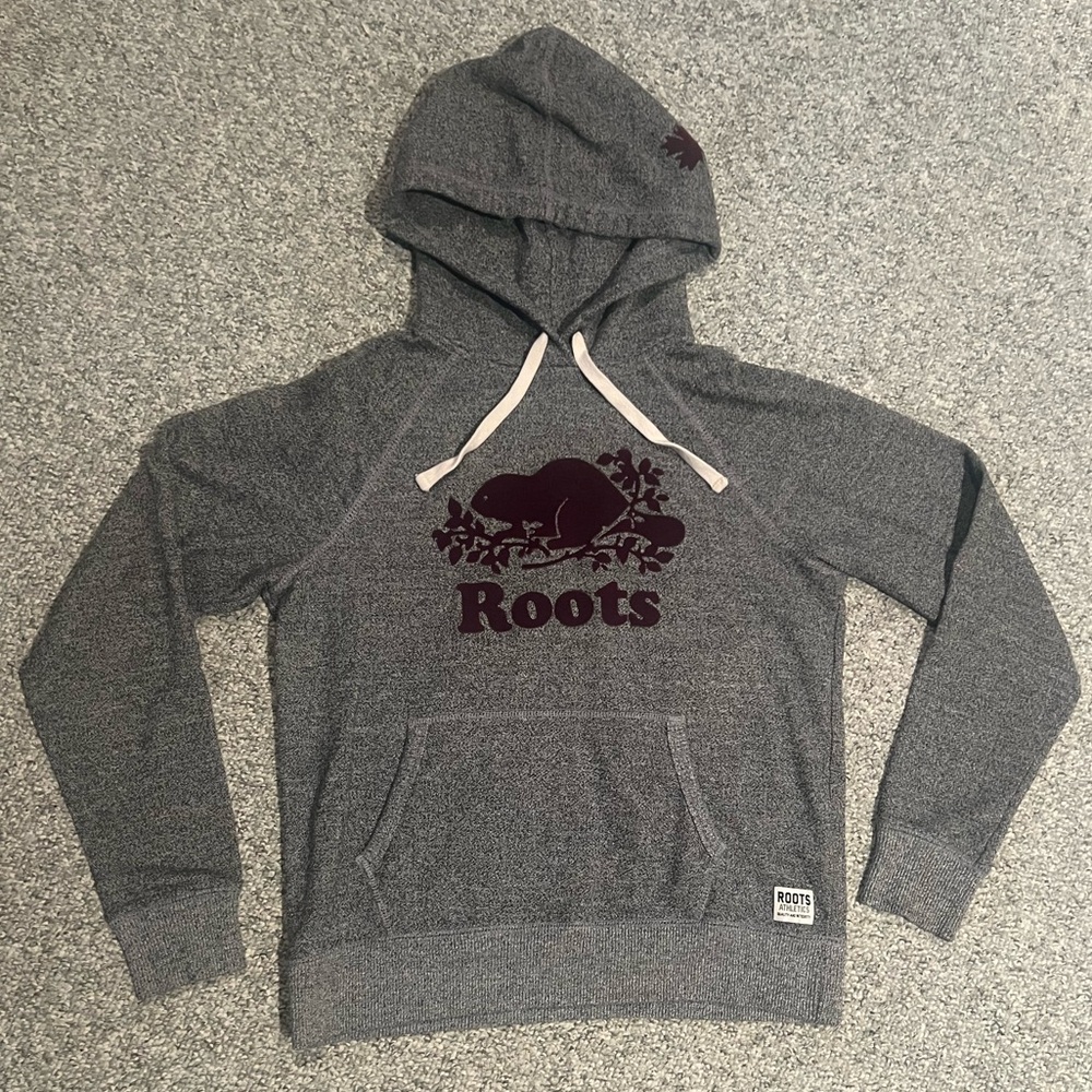 Roots sweater (medium)